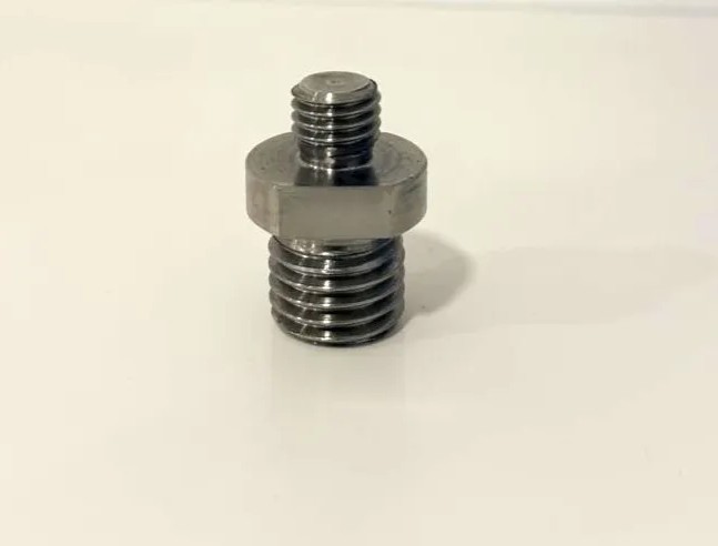 Adaptador 5/8" macho a M25