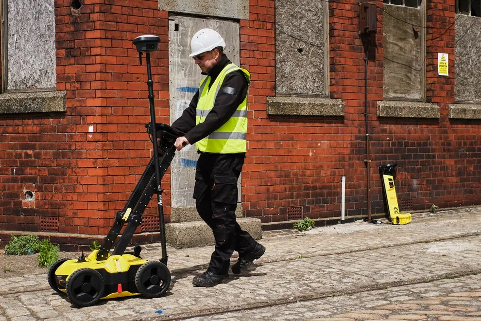 Rental of ground-penetrating radar and Leica DSX detection equipment